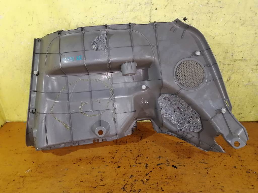 обшивка багажника Toyota Sienta