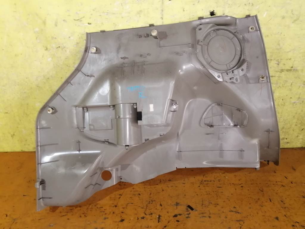 обшивка багажника Daihatsu Tanto