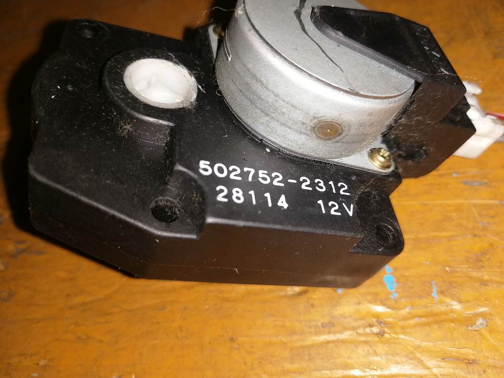 сервопривод заслонок печки Nissan Serena