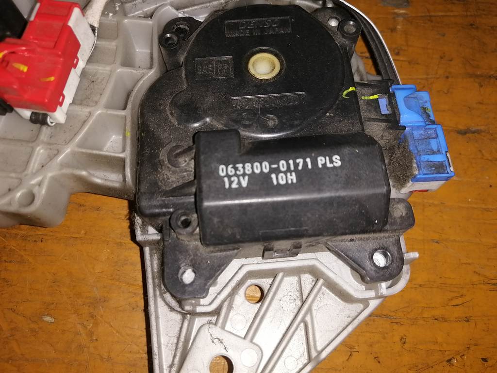 сервопривод заслонок печки Toyota Camry