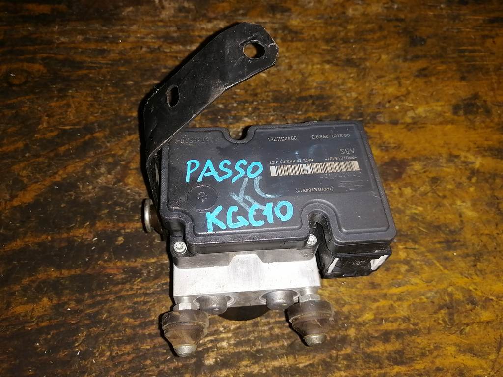 блок abs Toyota Passo