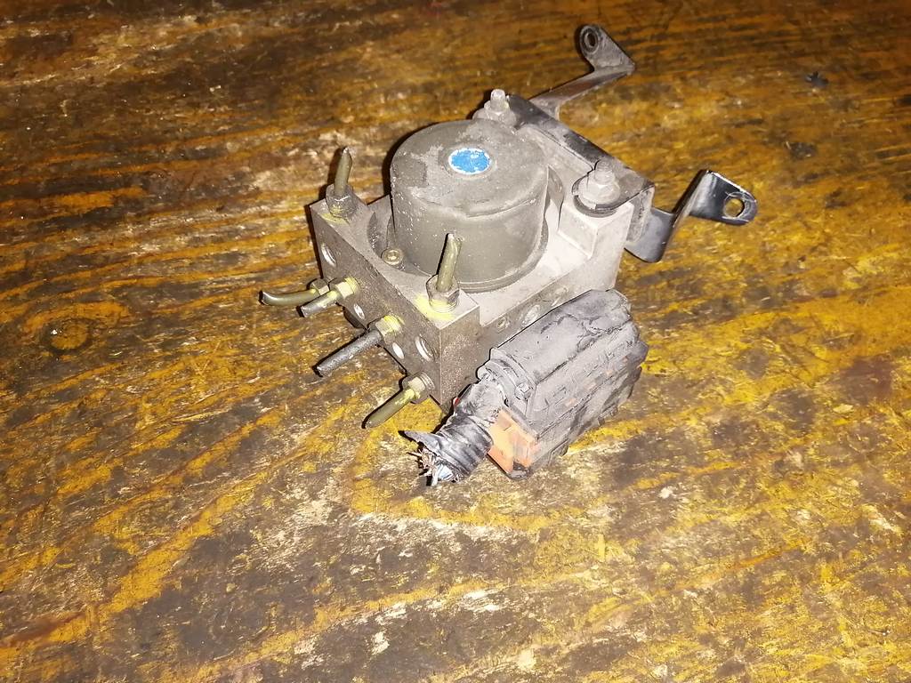 блок abs Honda Mobilio Spike