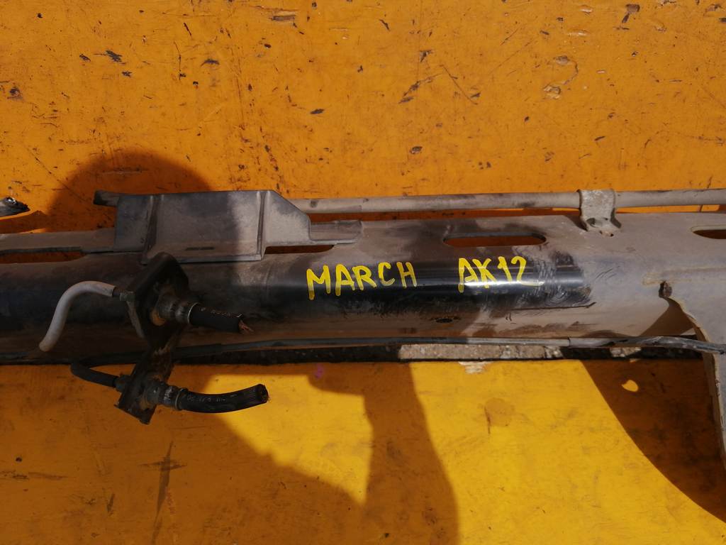 балка Nissan March