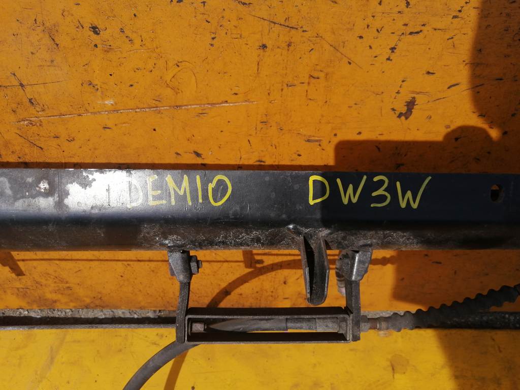 балка Mazda Demio
