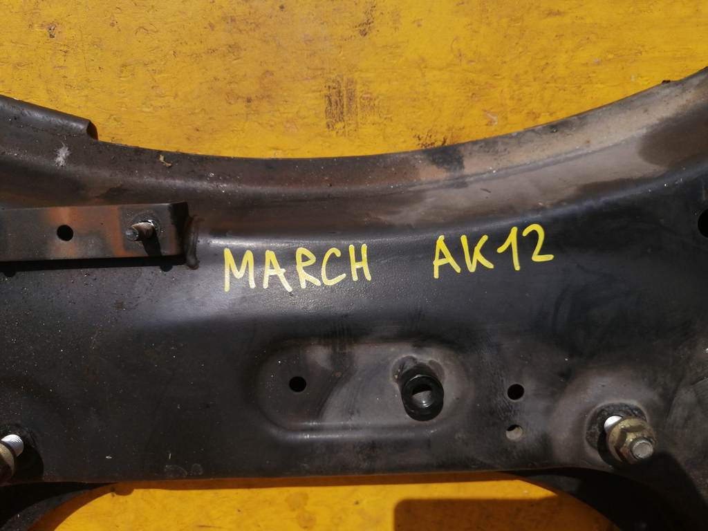 балка Nissan March