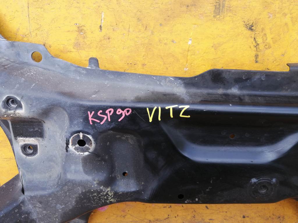 балка Toyota Vitz