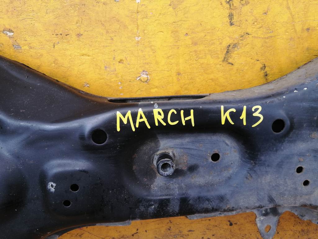 балка Nissan March