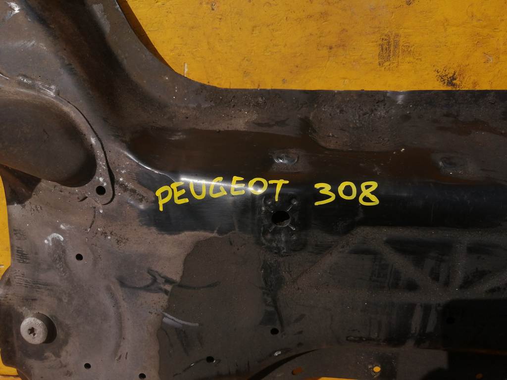 балка Peugeot 308