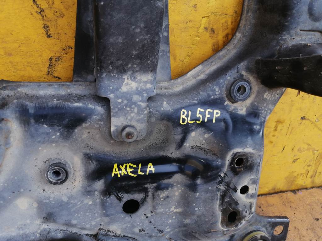 балка Mazda Axela