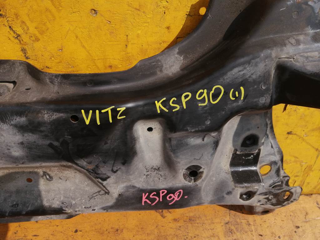балка Toyota Vitz