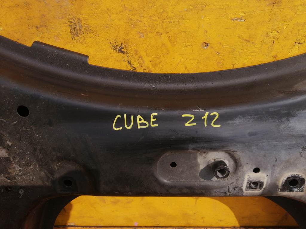 балка Nissan Cube