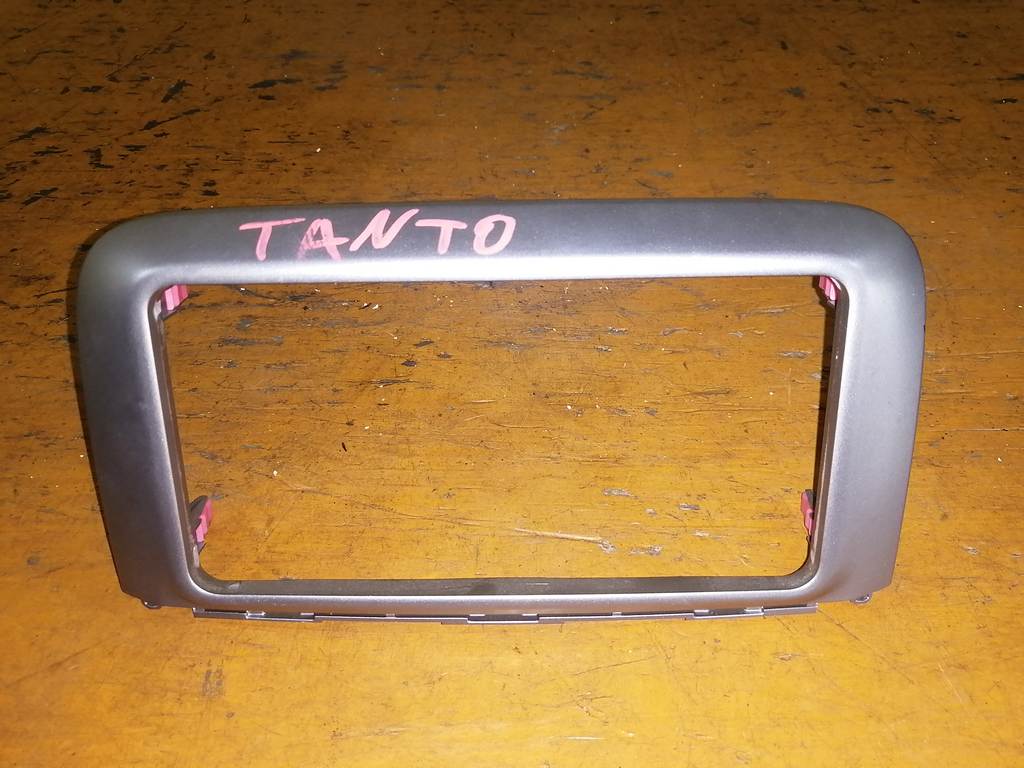 консоль магнитофона Daihatsu Tanto