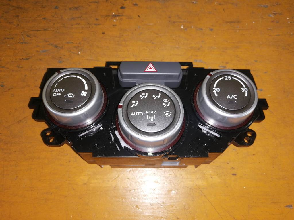 климат-контроль Subaru Impreza