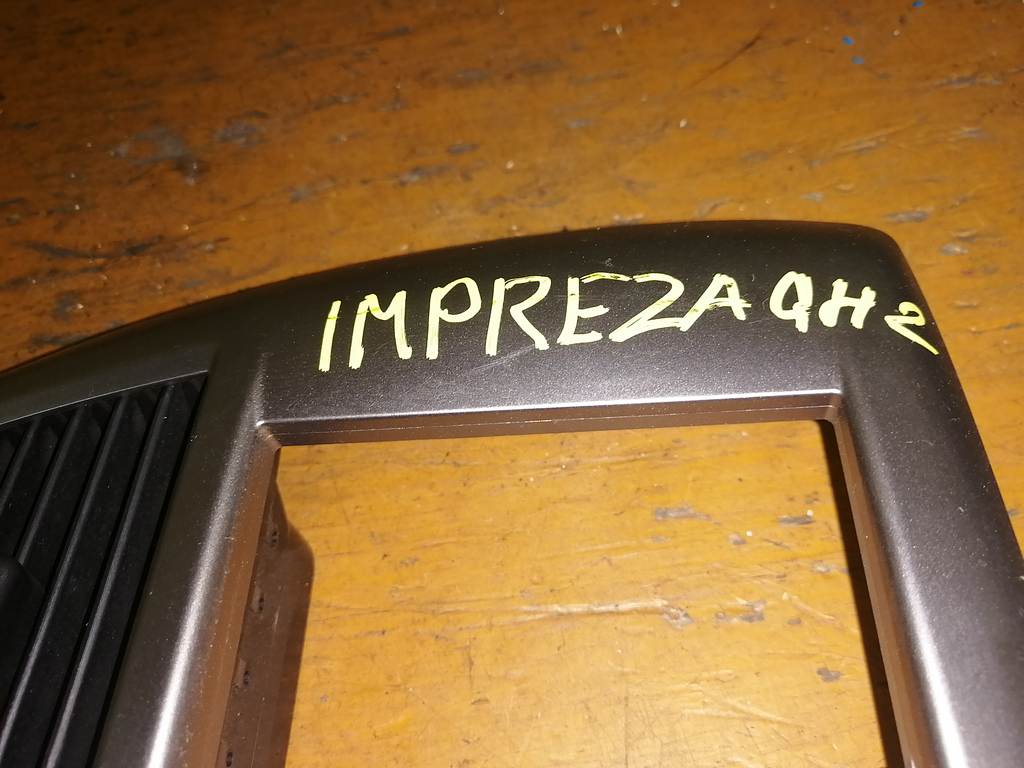 консоль магнитофона Subaru Impreza