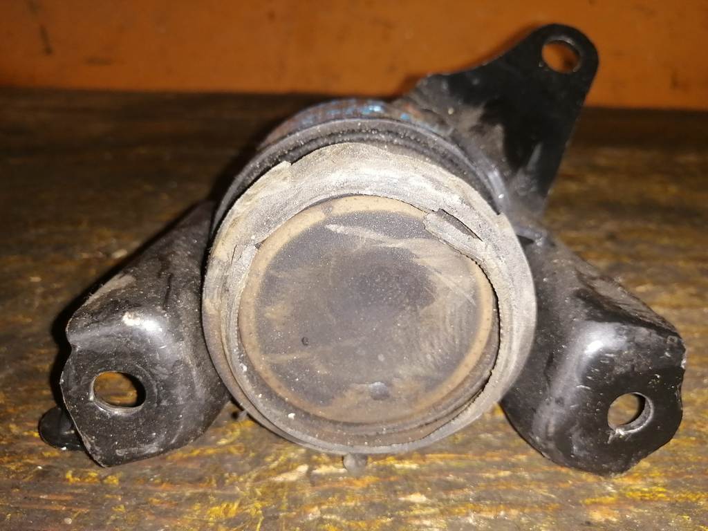 подушка двигателя Toyota Caldina