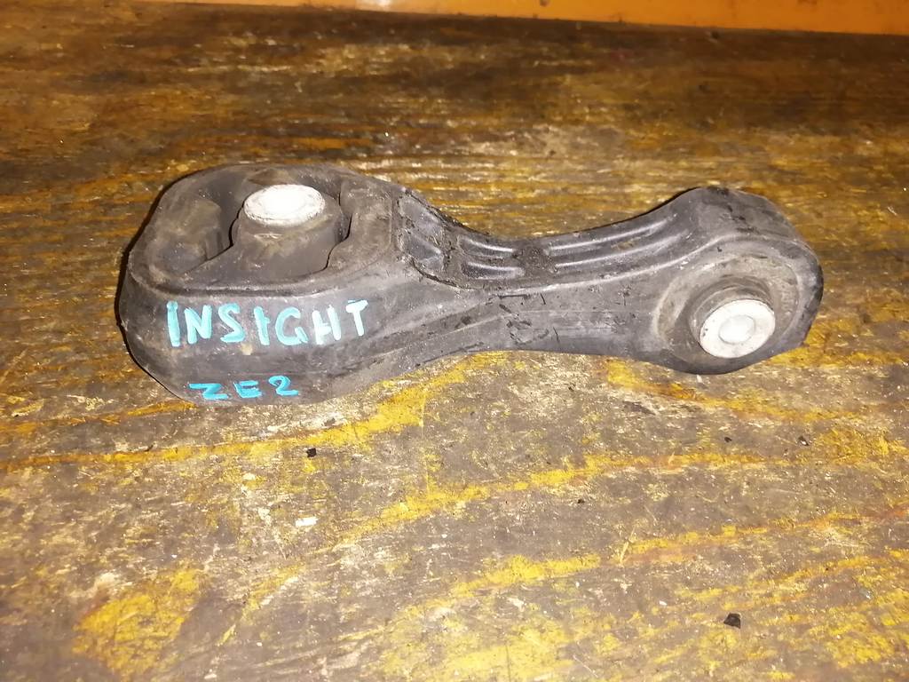 подушка двигателя Honda Insight