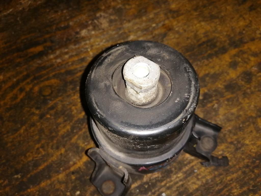 подушка двигателя Toyota Camry
