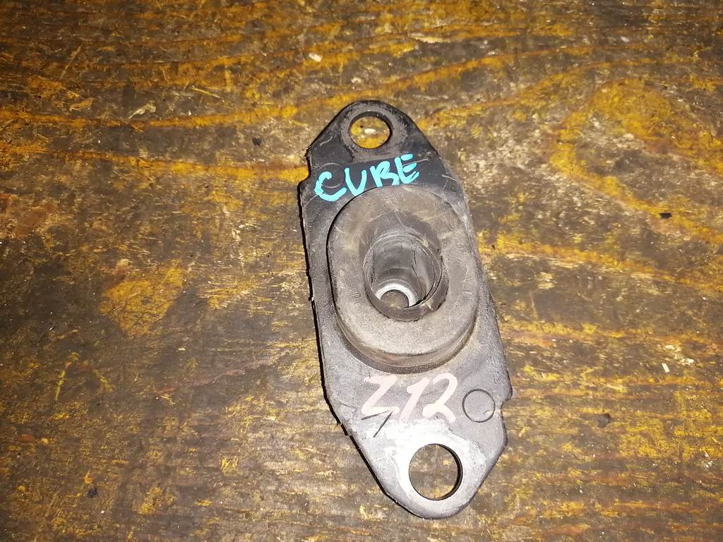 подушка двигателя Nissan Cube