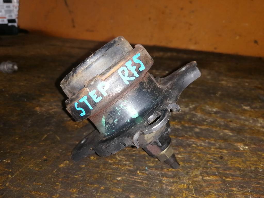 подушка двигателя Honda Stepwgn