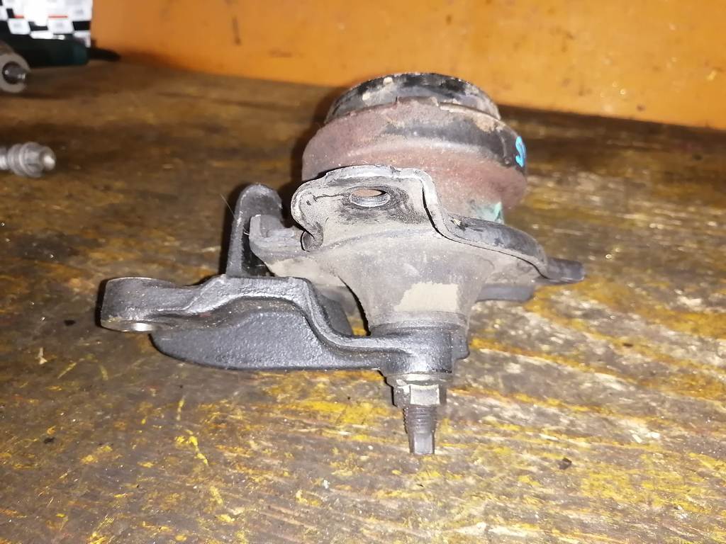 подушка двигателя Honda Stepwgn