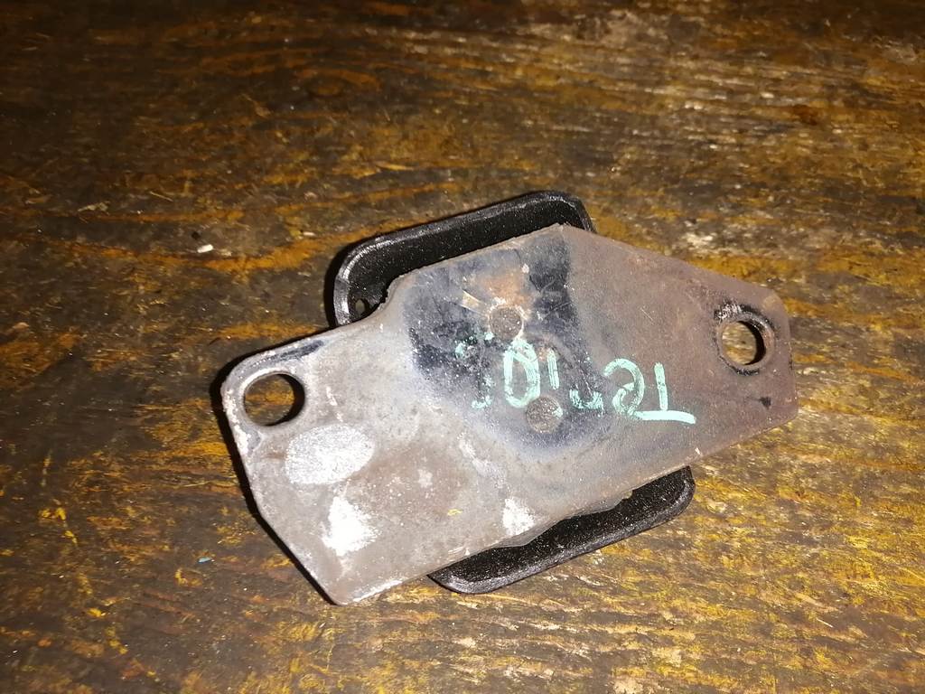 подушка двигателя Daihatsu Terios Kid