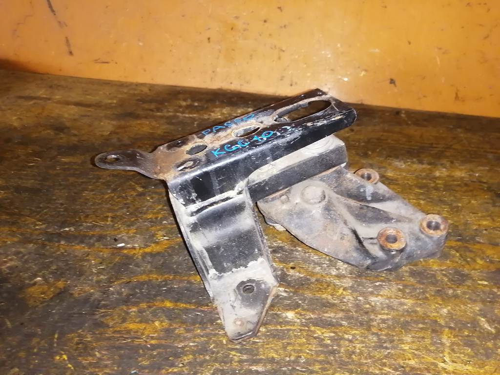подушка двигателя Toyota Passo
