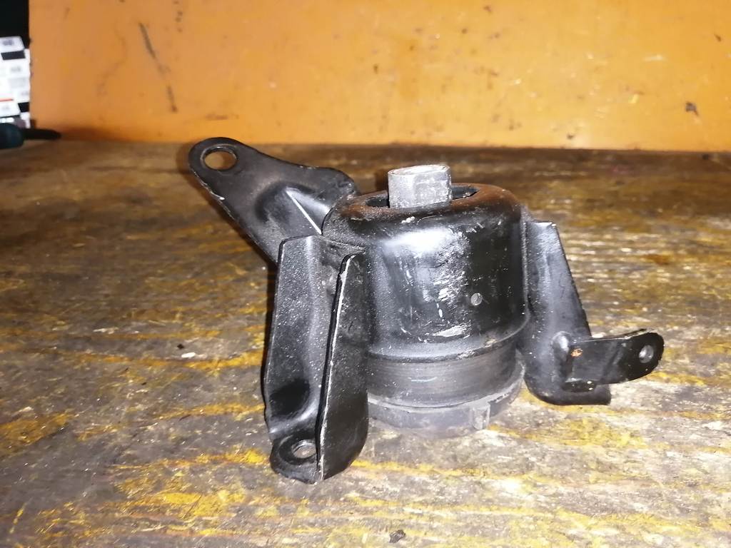подушка двигателя Toyota Caldina