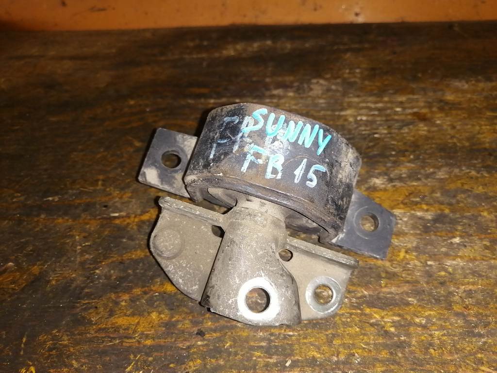 подушка двигателя Nissan Sunny