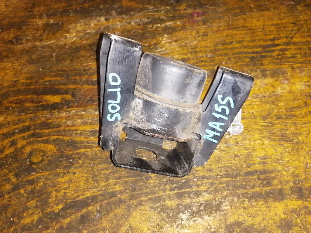 подушка двигателя Suzuki Solio