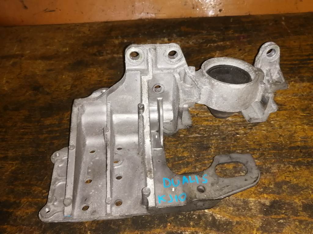 подушка двигателя Nissan Dualis