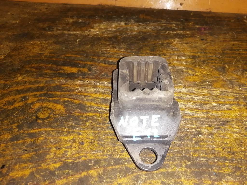 подушка двигателя Nissan Note
