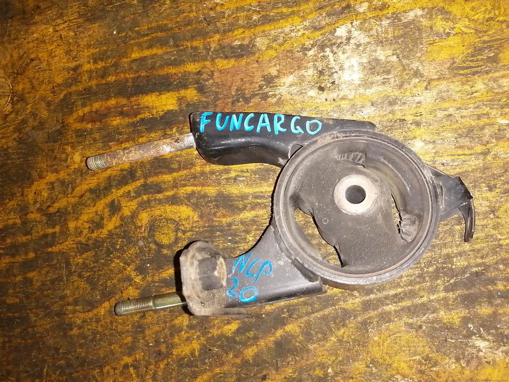 подушка двигателя Toyota Funcargo