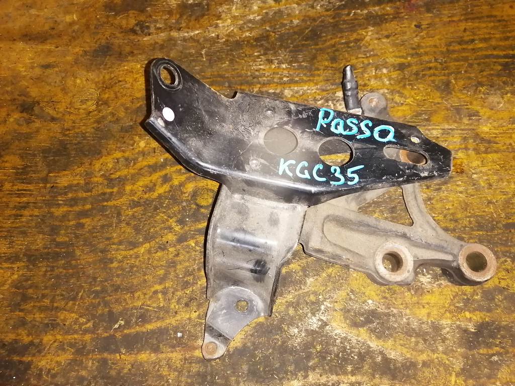 подушка двигателя Toyota Passo