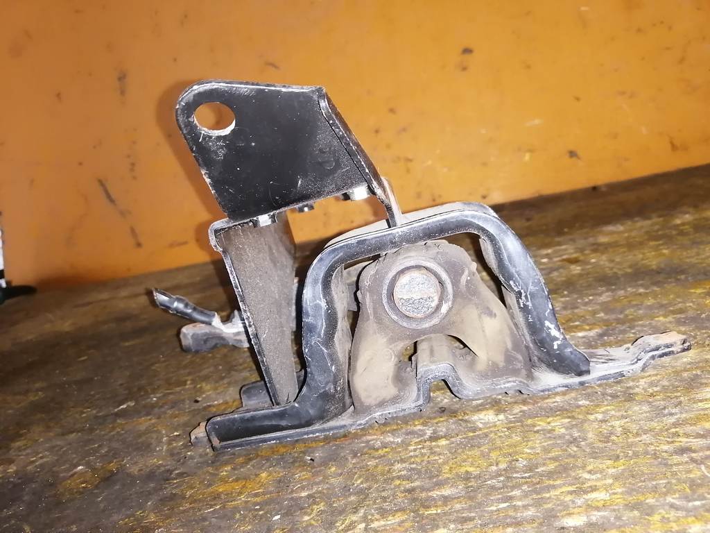 подушка двигателя Toyota Passo