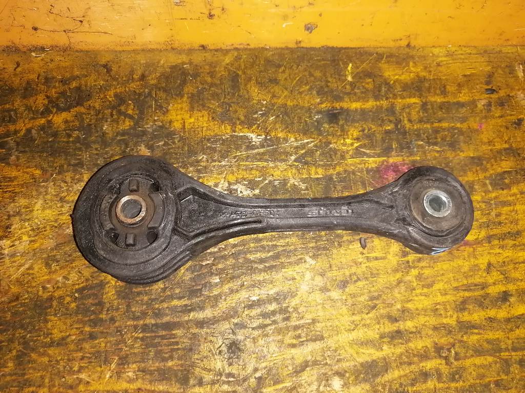 подушка двигателя Subaru Impreza