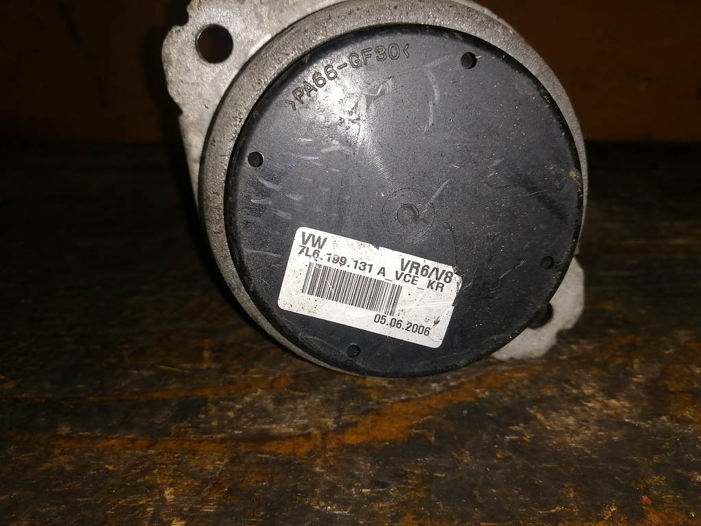 подушка двигателя Volkswagen Touareg