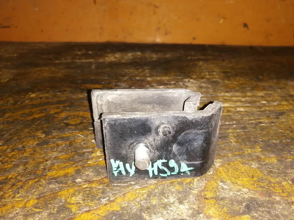 подушка двигателя Nissan KIX