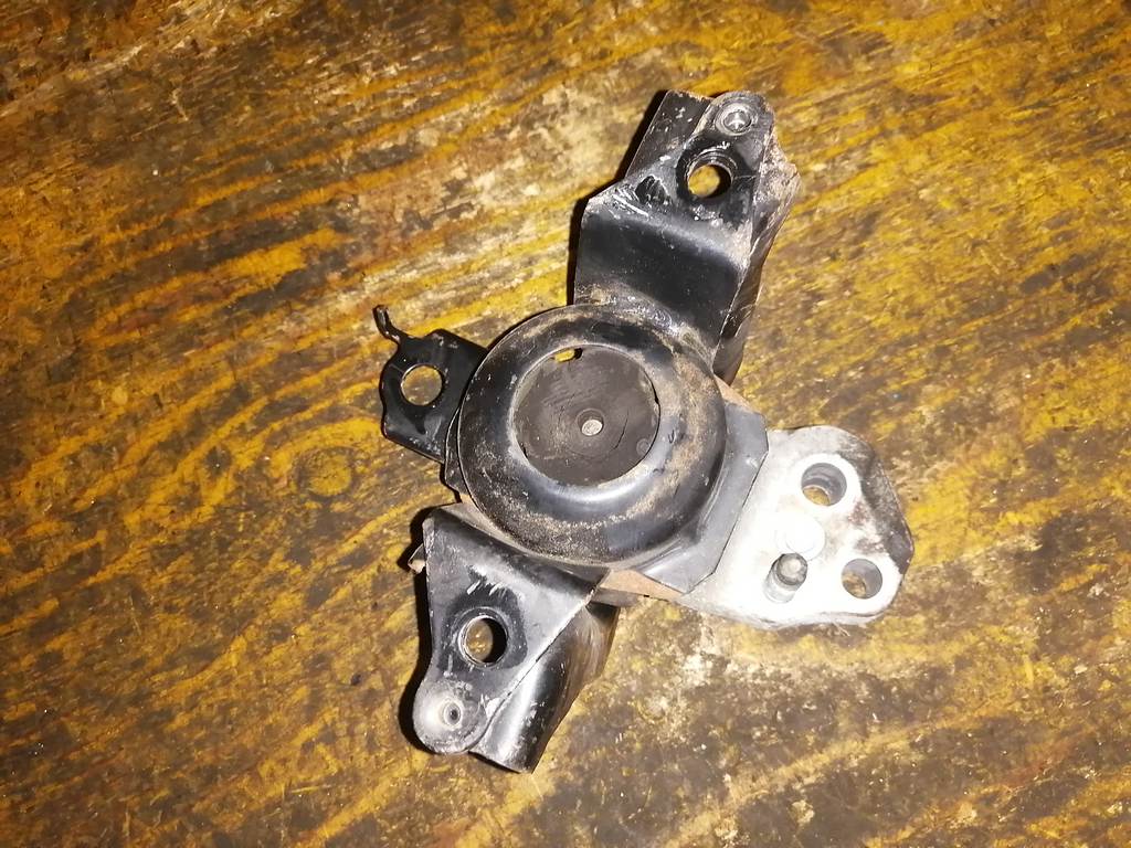 подушка двигателя Toyota Probox
