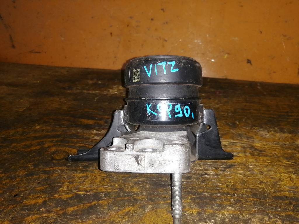 подушка двигателя Toyota Vitz