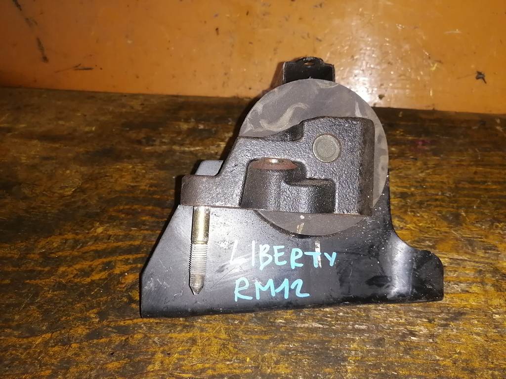 подушка двигателя Nissan Liberty