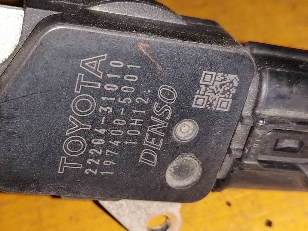 датчик расхода воздуха Toyota Camry
