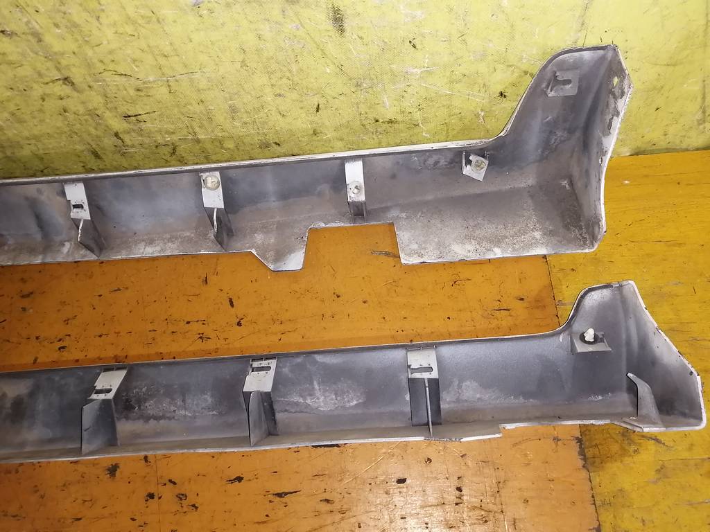 порог Mazda Demio