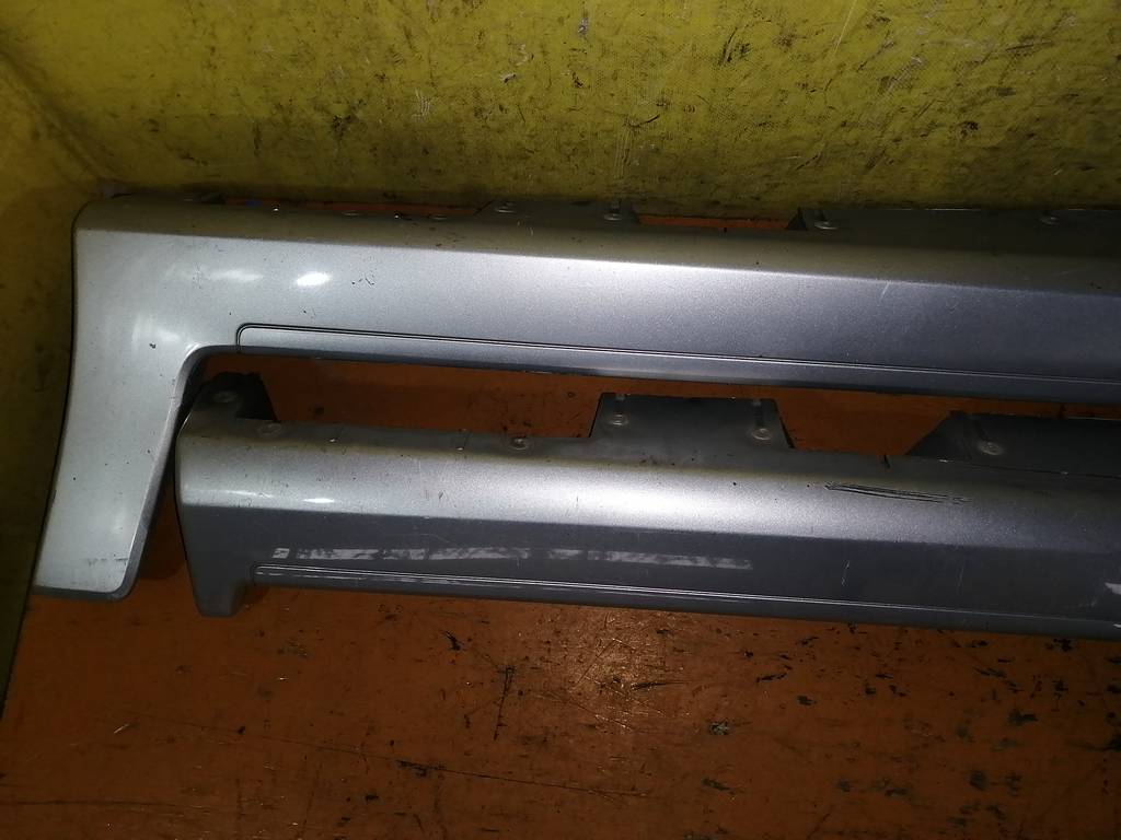 порог Mazda MPV