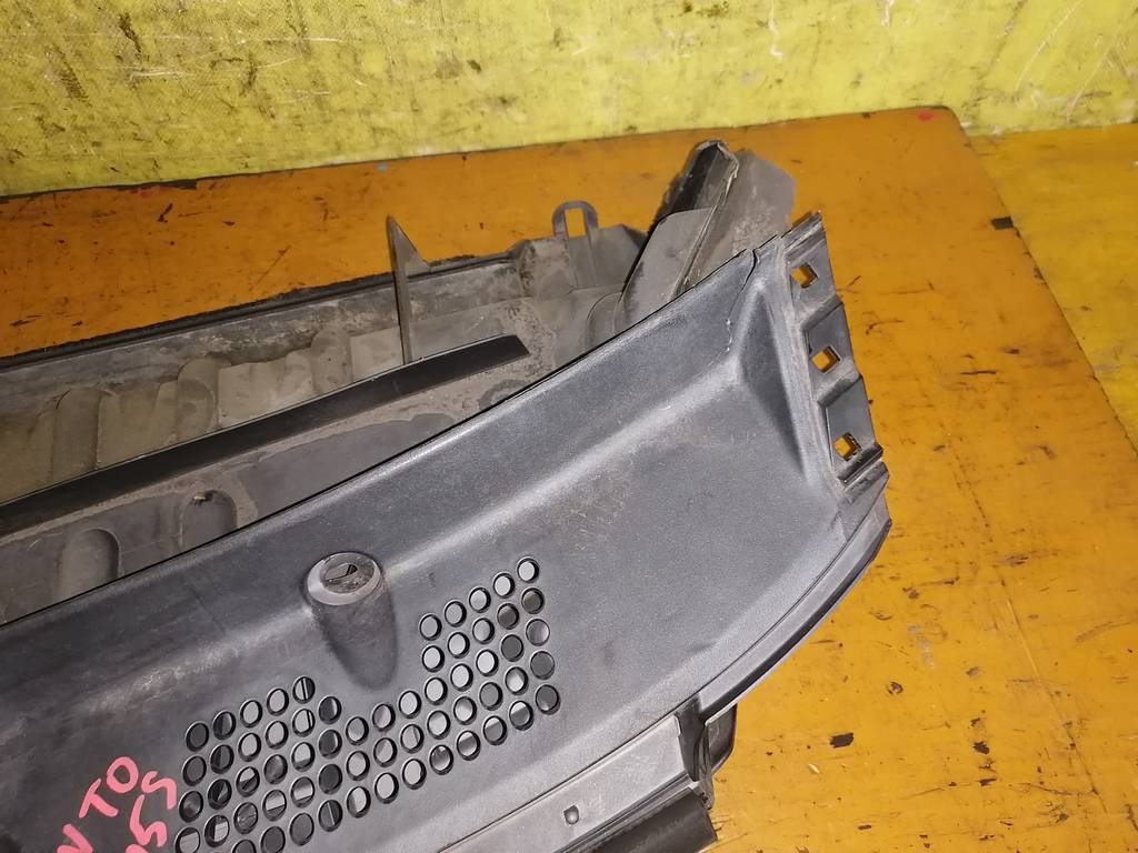 жабо Daihatsu Tanto