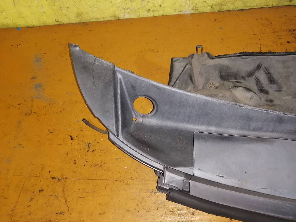жабо Daihatsu Tanto