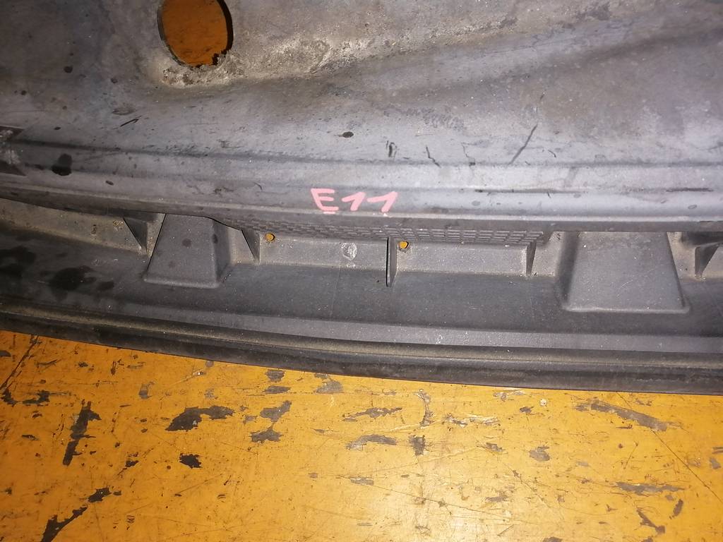 жабо Nissan Note