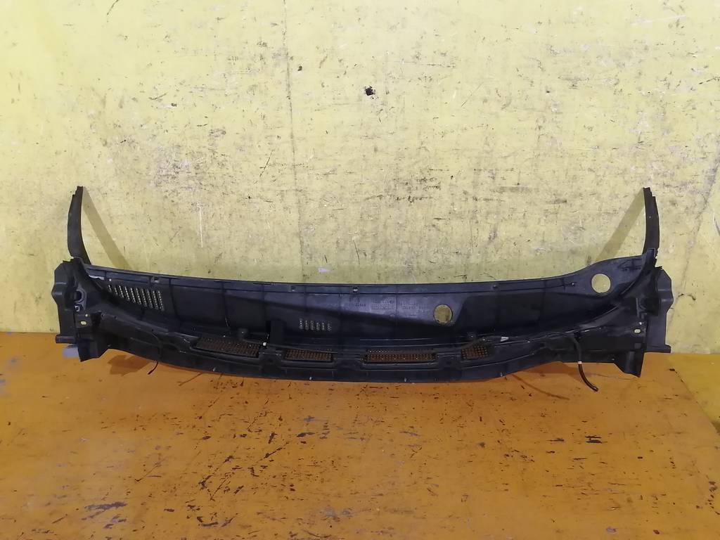 жабо Nissan Note