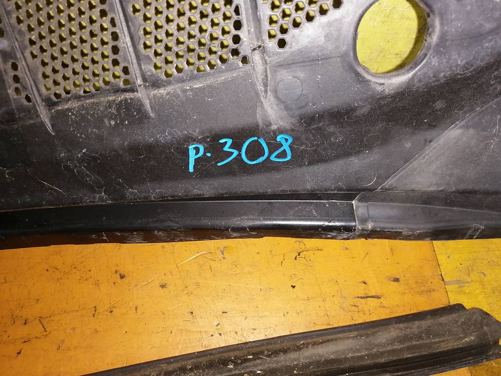 жабо Peugeot 308