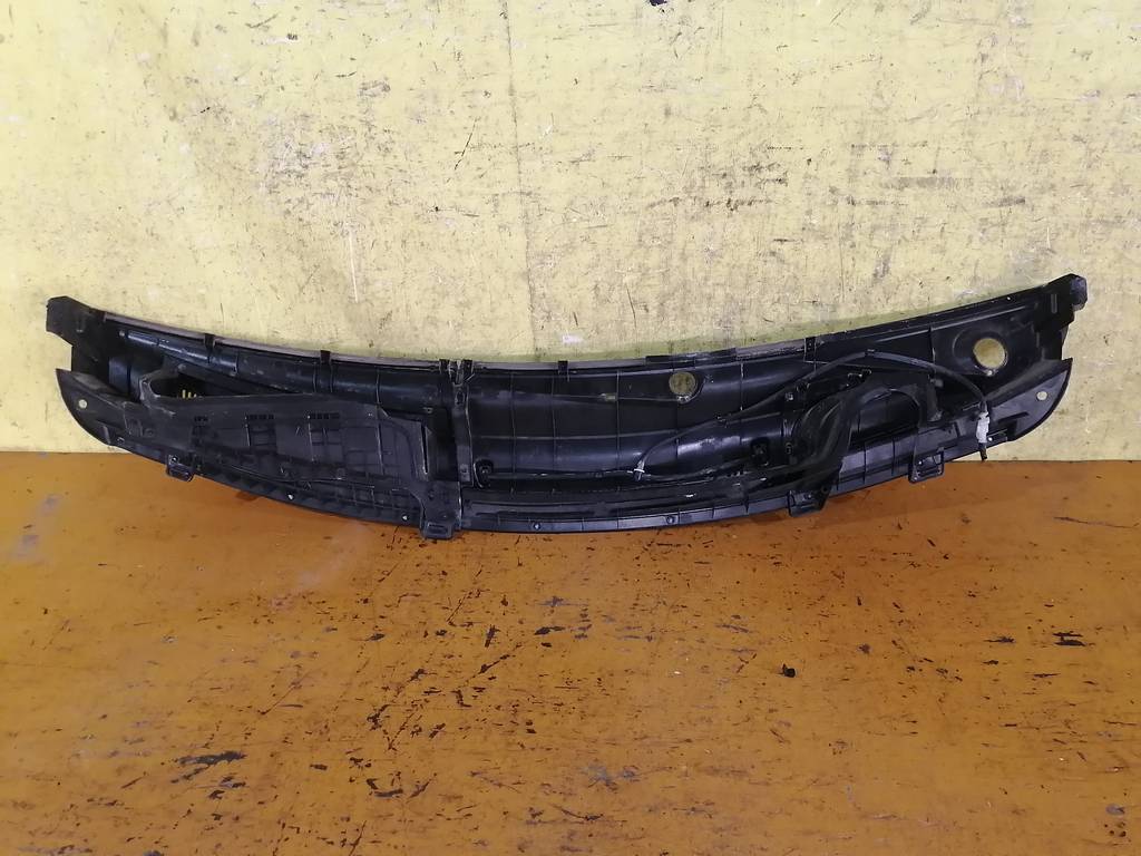 жабо Toyota Vitz