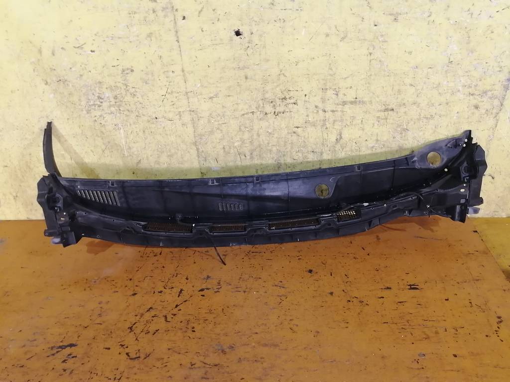 жабо Nissan Note